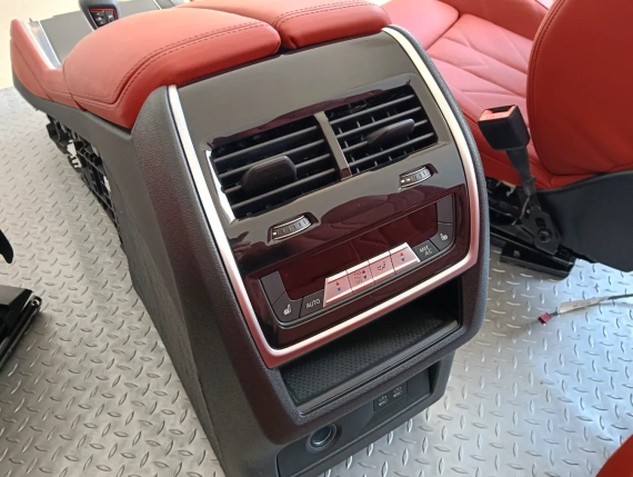 Neue Innenausstattung BMW XM X8 G09 Individual Car