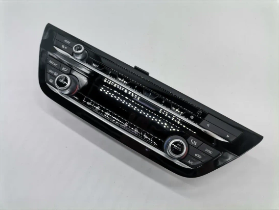 Нов 5A48005 Климатик Аудио Панел BMW G30 G31 Lci