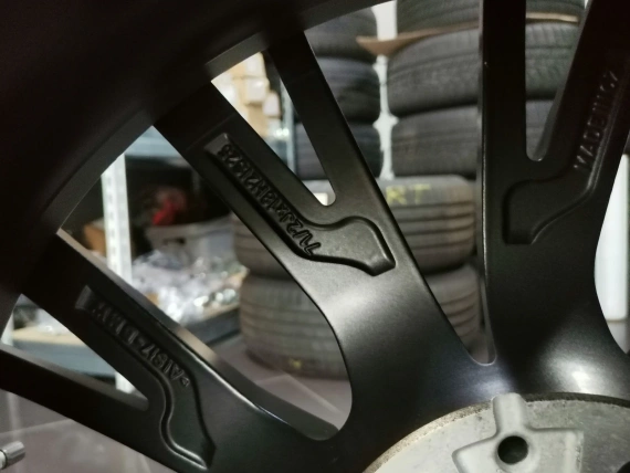 18" Zestaw zimowy BMW Koła Styl M796 Opony Bridgestone Czujniki BMW G20 G21 G22 G23