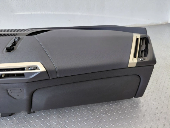 Deska rozdzielcza do BMW iX I20 z systemem Head Up