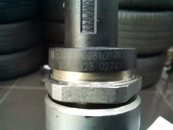 8579232 B37C15A Инжектор BMW F40 116d F45 LCI 216d