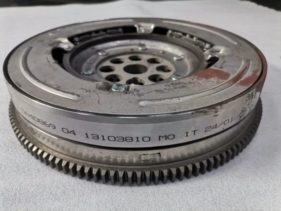 8655637 5A40869 Маховика BMW F45 F46 LCI 216d B37