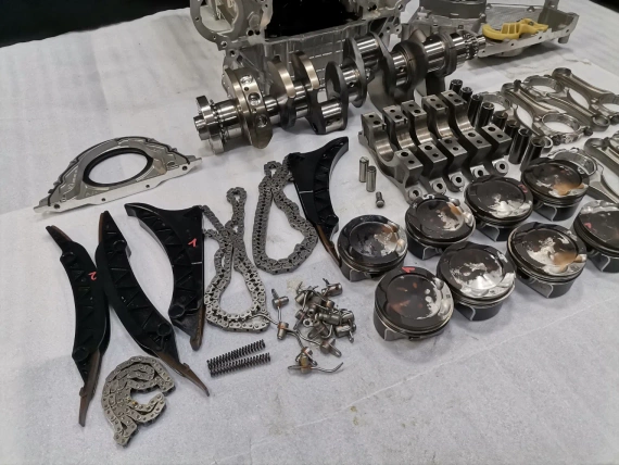 812 km Wie Neu Kolbenwellenblocksatz S63B44B F90