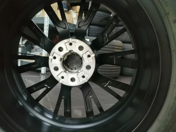 18" Zestaw zimowy BMW Koła Styl M796 Opony Bridgestone Czujniki BMW G20 G21 G22 G23