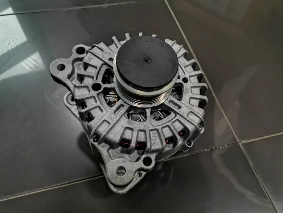 Нов 059903024A Алтернатор Audi A6 A7 Q7 Q8 180A