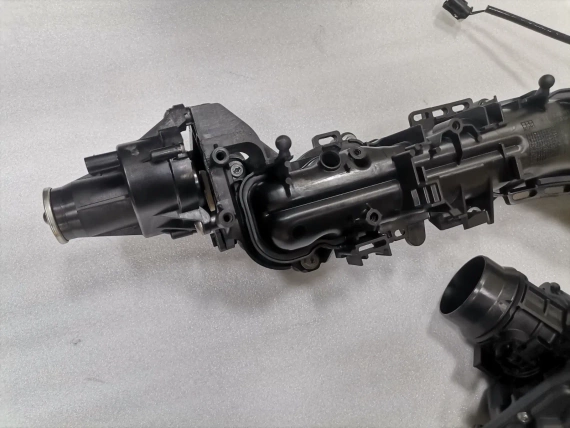 8596905 Sauganlage Klappensteuerung Ansaugbrücke BMW F45 216d X1 F48 X2 F39 16d