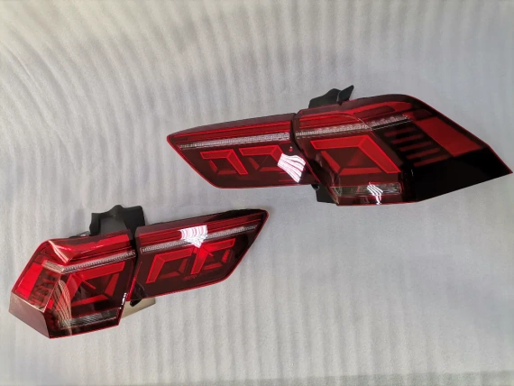 K-t nowy OE lamp Tyl IQ Light Matrix LED VW Tiguan