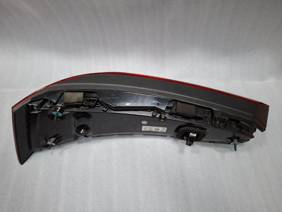 4M0945075D Нов Ляв Стоп Audi Q7 SQ7 Европа