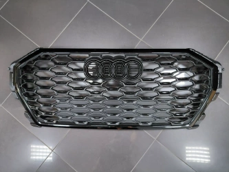 83F853651B Нова S Line решетка Audi Q3 83F 2018-