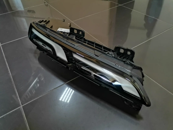 New Upper Right Headlight BMW G70 i7 Full Led Original 9450080