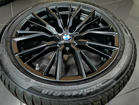 Neue 18" BMW OE-Räder Stil M 796 Reifen Sensoren BMW G20 G21 G22 G23 G26 G42