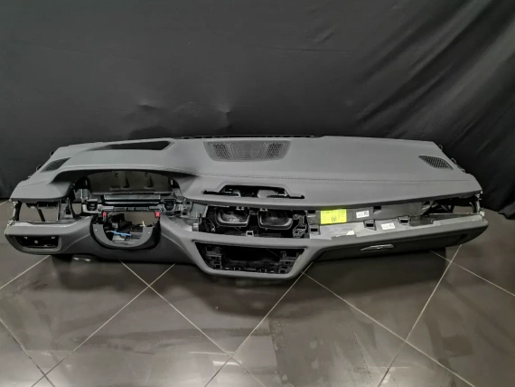 Czarny panel BMW G11 G12 Facelift HUD Skóra