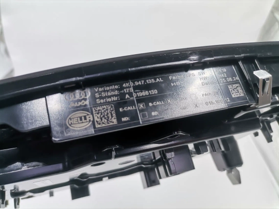 Нов 4K0947135AL Audi A4 8W A5 F5 Вътрешна лампа