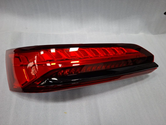 4M0945075D New Left Brake Light Audi Q7 SQ7 Europe