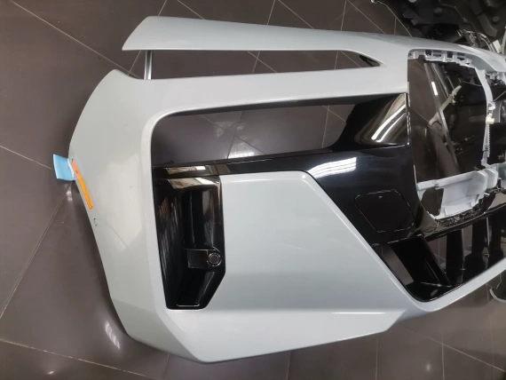 Nowy przedni zderzak USA BMW G70 7 M Sport Shadow