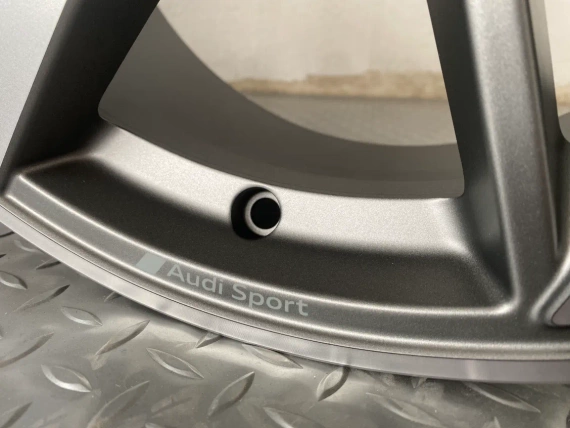 Nowe 8W0601025EK 18 cali OE felgi Audi A4 S4 A6 Q5