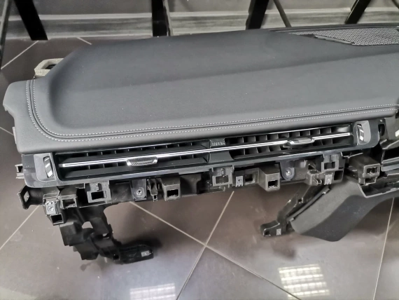 NEUES Armaturenbrett BMW X1 U11 Schwarzes Leder RHD