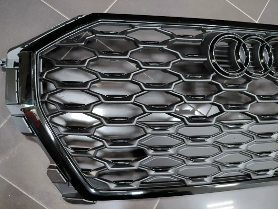 83F853651B Nowa atrapa S Line Audi Q3 83F