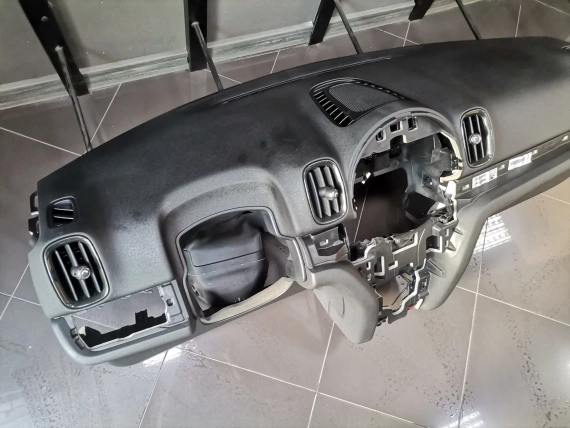 Schwarzes Armaturenbrett MINI Countryman F60 COOPER S
